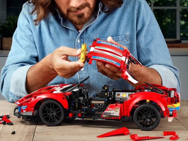 Конструктор LEGO Technic Ferrari 488 GTE “AF Corse #51” 42125