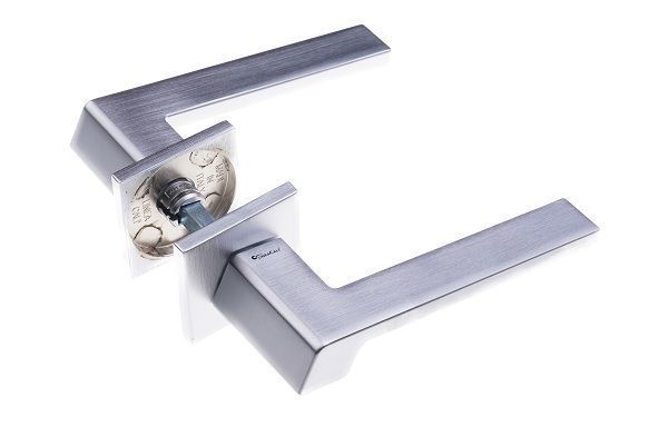 Ручка на розетке Linea Cali Stream 024 матовый хром