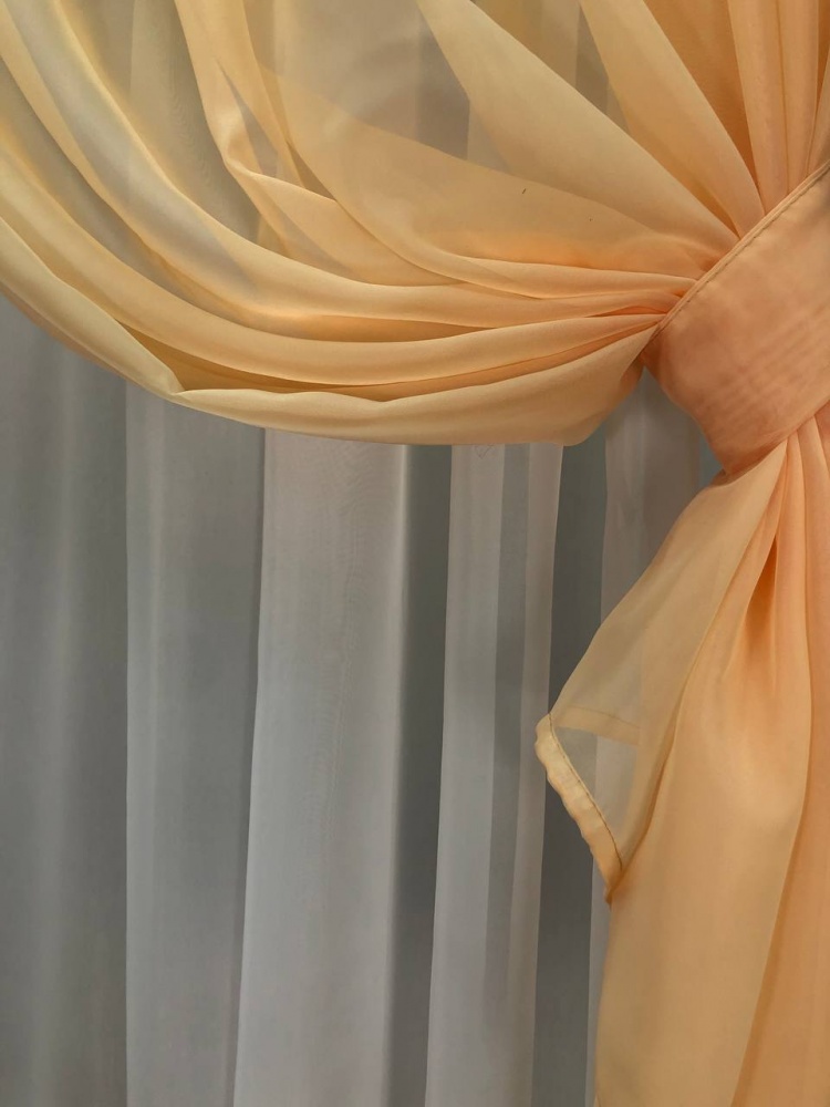 Тюль-вуаль з підхватами для кухні 300х170 см персиковий із білим