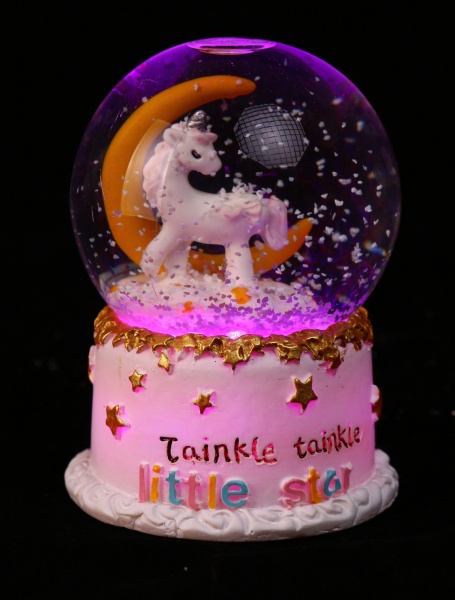 Сувенир новогодний с подсветкой шар снежный единорог 1828-65 светодиодная (LED) 