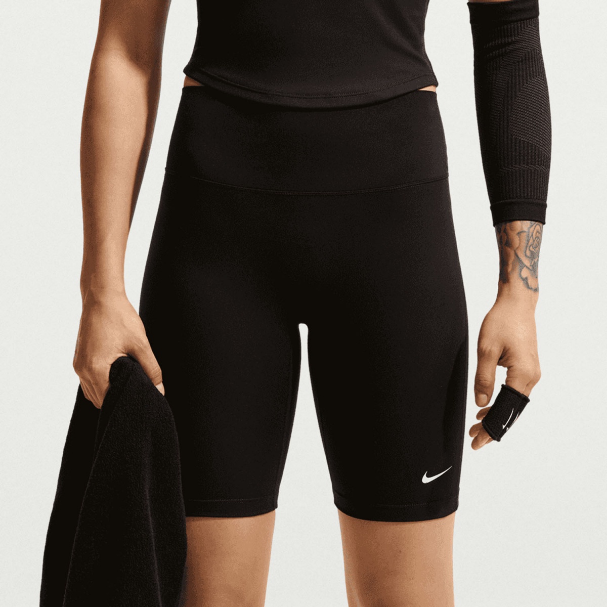 Велосипедки Nike W NK DF ONE HR 8 SHRT USEAM IO0581-010 р. S черный — фото 1