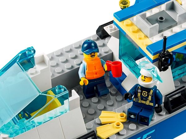 Конструктор LEGO City Катер полицейского патруля 60277