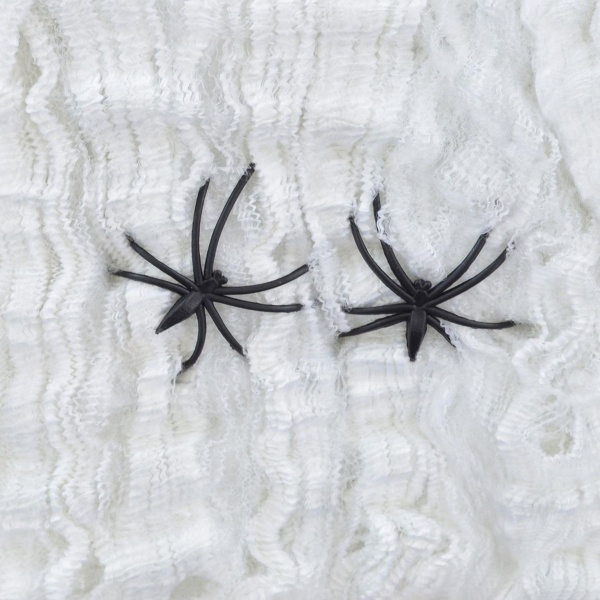 Декоративное изделие Паутина Хэллоуин 40 г с двумя паучками белая 973675 YES! Fun