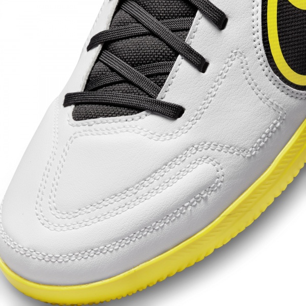 Футзальне взуття Nike Tiempo Legend 9 Club IC DA1189-107 р.US 12 білий