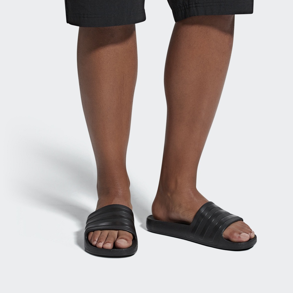Шльопанці Adidas ADILETTE AQUA F35550 р.39 чорний