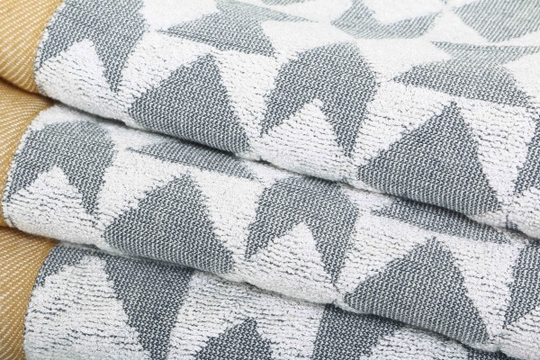 Полотенце махровое Zebra Tiles 50x90 см серый с бежевым Texpol 