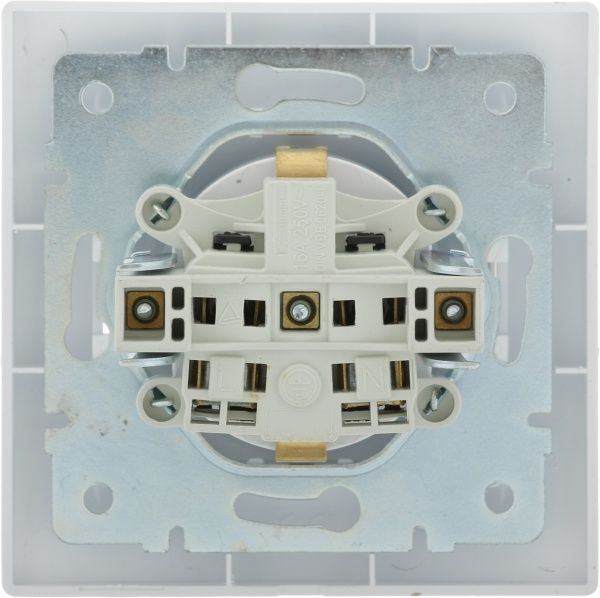 Розетка із заземленням UP! (Underprice) One Plus з кришкою білий 706-0202-123B