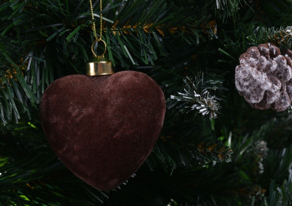 Елочная игрушка в форме сердца 9 см 