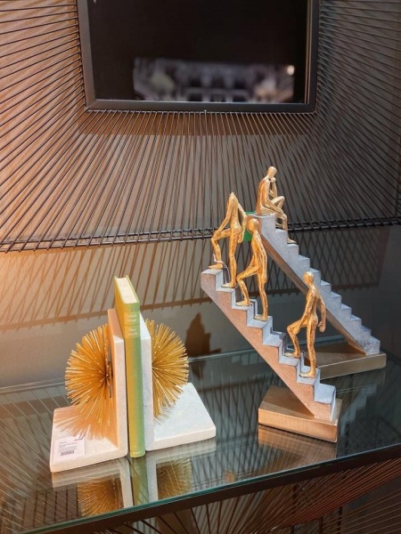 Статуетка декоративна Stairway 37x28x0,7 см KARE Design