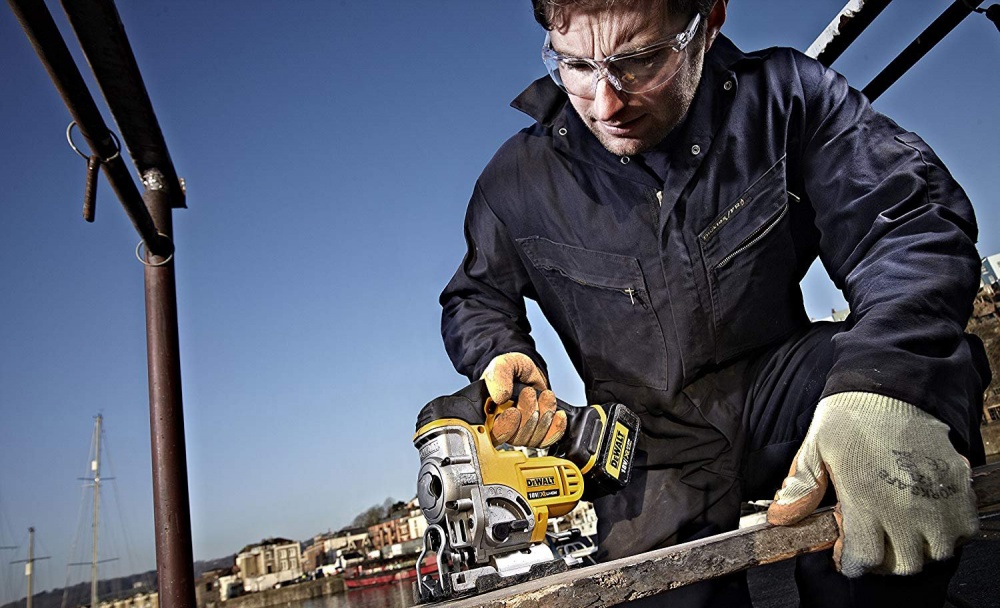 Электролобзик DeWalt аакумуляторный DCS331N