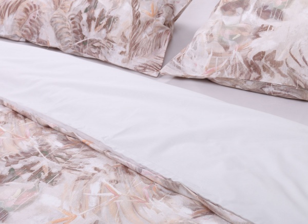 Комплект постельного белья Paris семейный бежевый Guy Laroche 