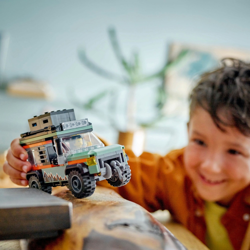 Конструктор LEGO City Позашляхова гірська вантажівка 4x4 60447