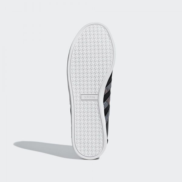 Кроссовки Adidas CONEO QT F37035 р.4,5 черный