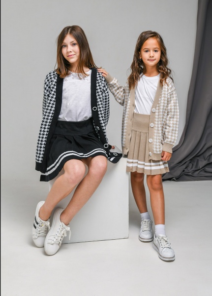 Кардиган для девочки ART KNIT Лапки р.140146 черный 