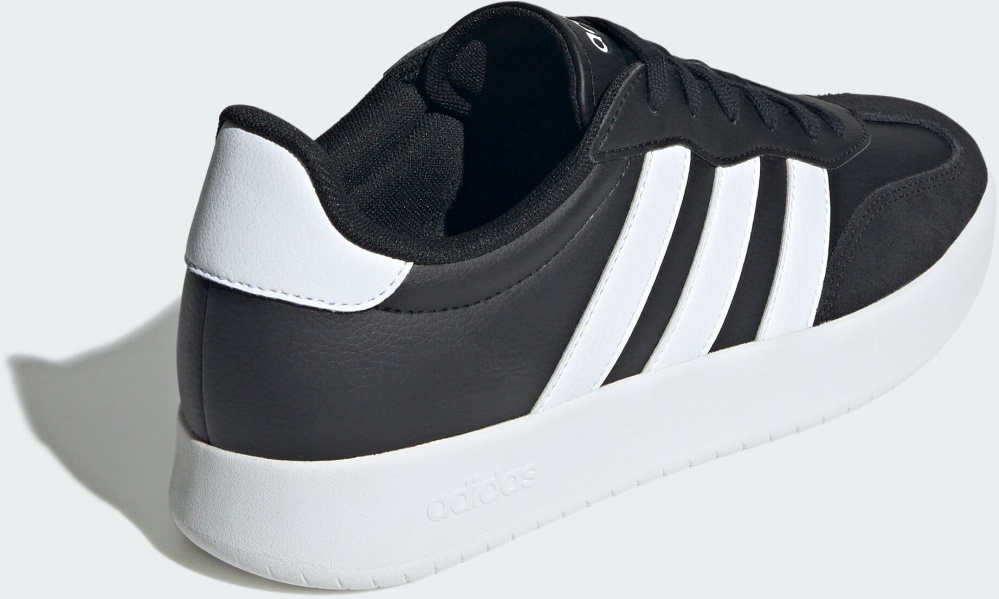 Кроссовки мужские демисезонные Adidas BARREDA JI2307 р.42 2/3 черные