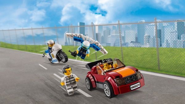 Конструктор LEGO City Воздушная полиция: авиабаза 60210