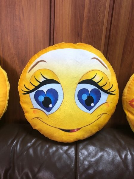 Подушка декоративная Stip Смайлик-девочка 35 см