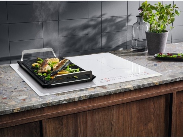 Варильна поверхня Electrolux EIS62449W