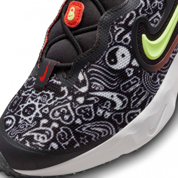 Кросівки Nike RUN FLOW JP DV3106-001 р.37,5 чорний