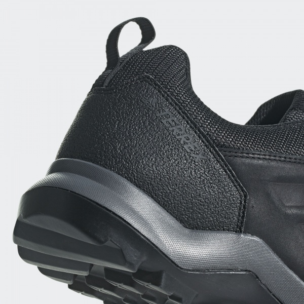 Кроссовки Adidas TERREX FROZETRACK M AC7851 р.UK 7,5 черный