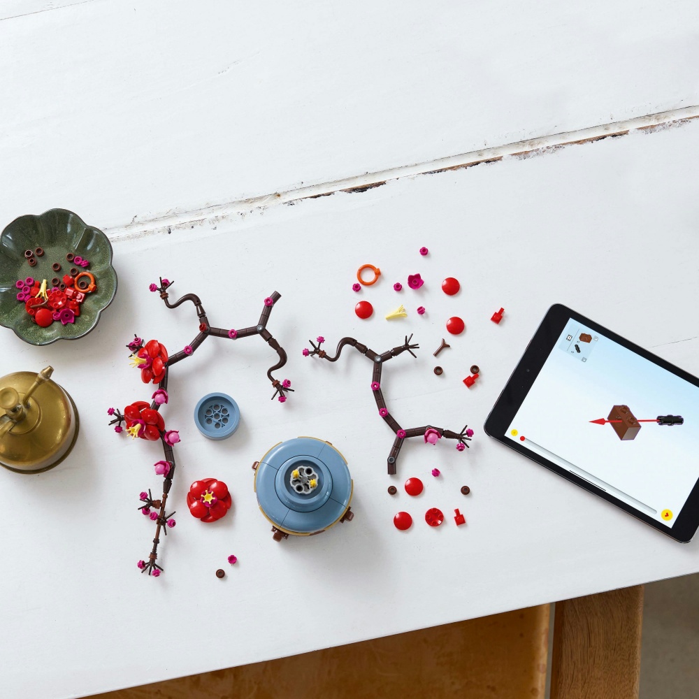 Конструктор LEGO Icons Сливовий цвіт 10369