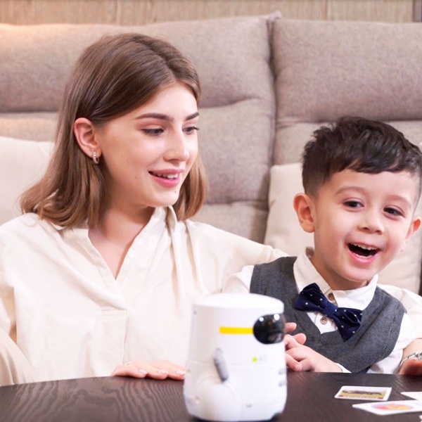 Інтерактивний робот AT-Robot із сенсорним керуванням і навчальними картками №2 (білий) AT002-01-UKR