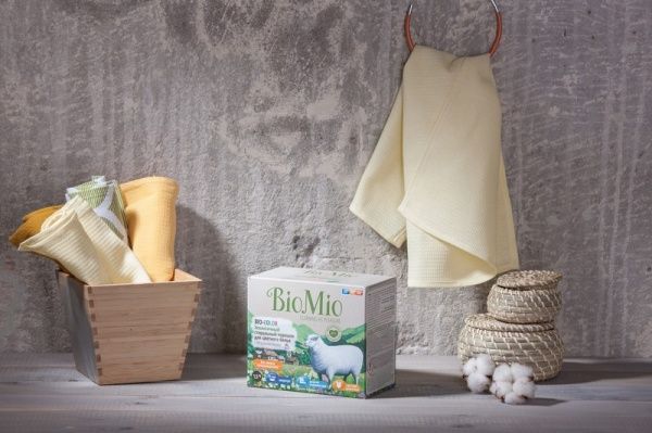 Стиральный порошок для машинной и ручной стирки BioMio BIO-COLOR для цветного белья 1,5 кг