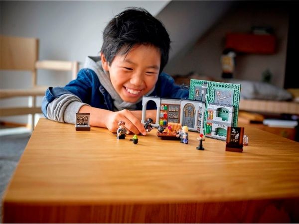 Конструктор LEGO Harry Potter Урок зельеварения 76383