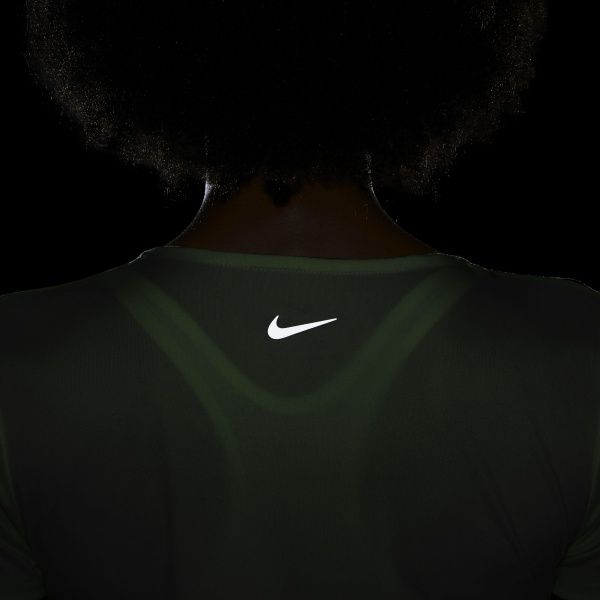 Футболка Nike W NK SWOOSH RUN TOP SS CZ9278-701 S м'ятний