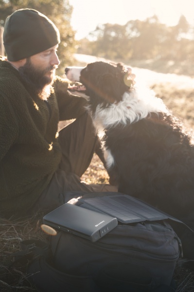 Внешний аккумулятор (Powerbank) Sandberg 420-56 25000 mAh black (833645) с солнечной панелью 