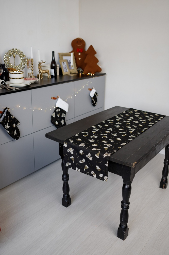 Дорожка (раннер) Шапочки на черном 140x180 см Прованс