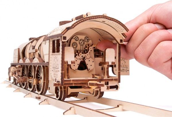 Конструктор Ukrainian Gears модель Локомотив з тендером V-Експрес 70061