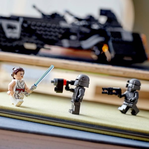 Конструктор LEGO Star Wars Транспортный корабль Рыцарей Рена 75284