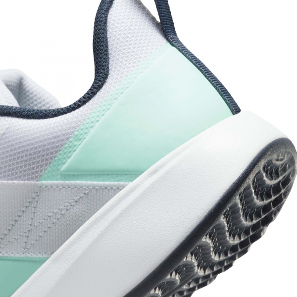 Кроссовки Nike COURT VAPOR LITE DC3431-100 р.37,5 белый