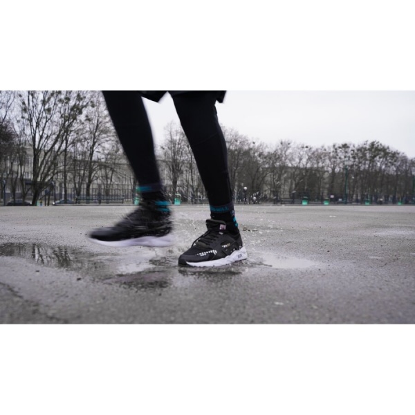 Шкарпетки Dexshell водонепроникні Running, p-p М, з блакитними смугами DS645ABLM р.39-42 [019] Black