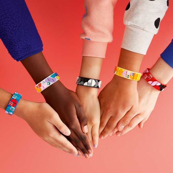 Конструктор LEGO DOTS Великий набір браслетів: Міккі та його друзі 41947