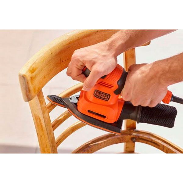 Вібраційна шліфмашина Black+Decker BEW200
