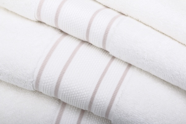 Полотенце Villa 70x140 см белый с розовым Sous Dias 