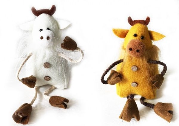 Сувенир текстильный Коровка Даша 15 см 