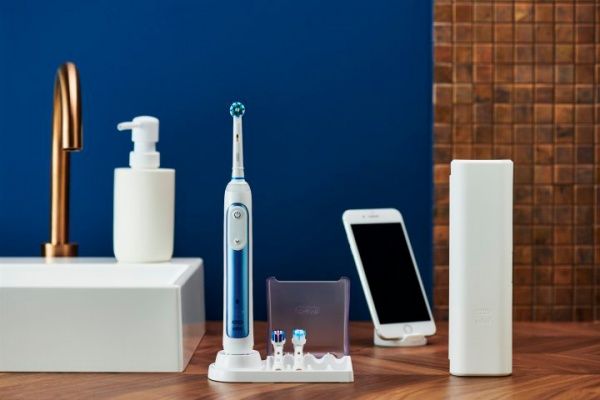 Электрическая зубная щетка Oral-B Smart 6 6000n D 700.535.5XP CR
