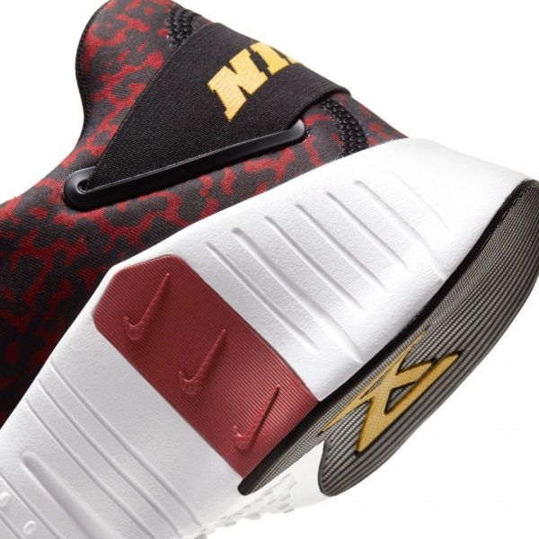 Кроссовки Nike Free Metcon 4 DJ3015-016 р.US 10,5 черно-красный