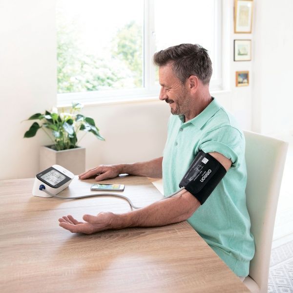 Тонометр Omron M7 Intelli IT HEM-7361T-EВК