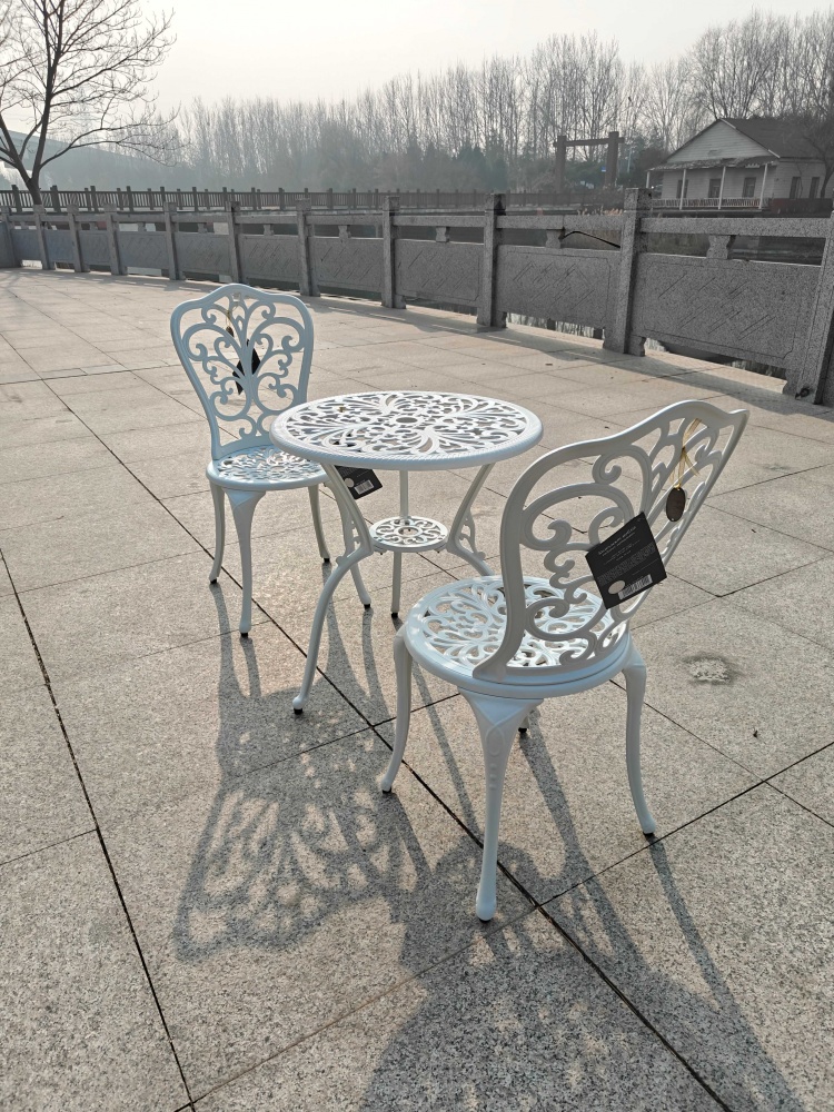 Комплект металлической мебели Bella Vita белый