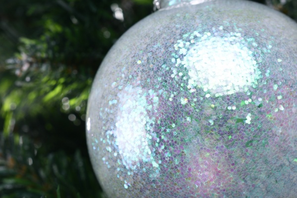 Елочная игрушка в форме шара с блестками 8 см CAA114660 