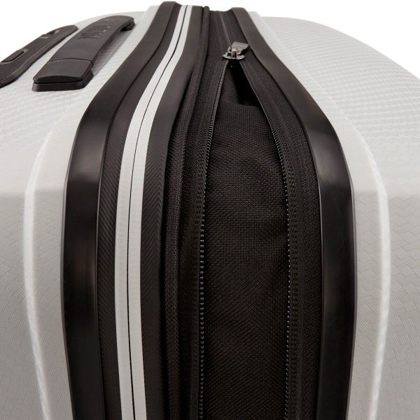 Чемодан Titan M 67 70 л белый Highlight 