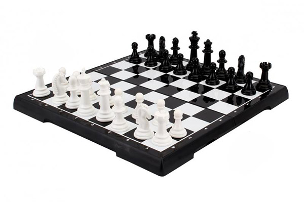 Набір шахів ТехноК +шашки у пластиковому кейсі з металевим полем 9079