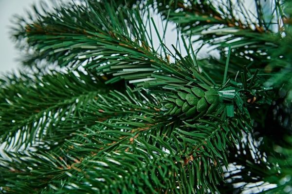 Елка искусственная Линда 2,5 м зеленый 