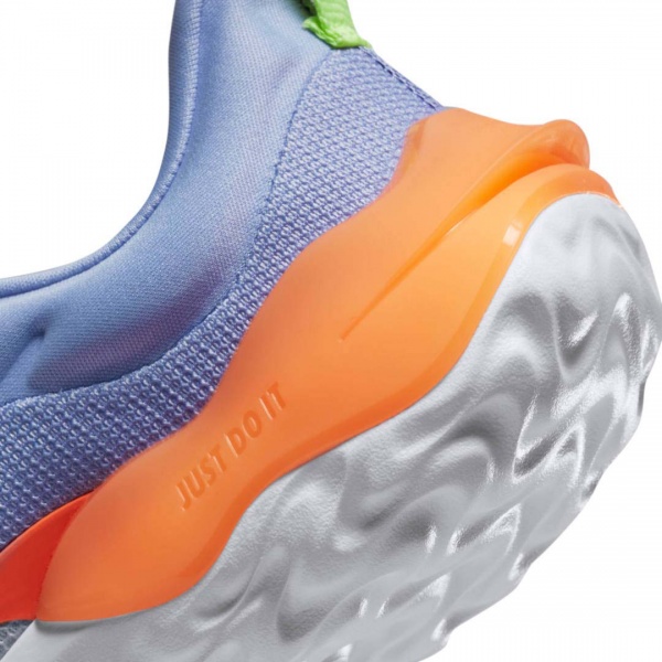 Кроссовки Nike RUN FLOW DR0472-002 р.36,5 разноцветный