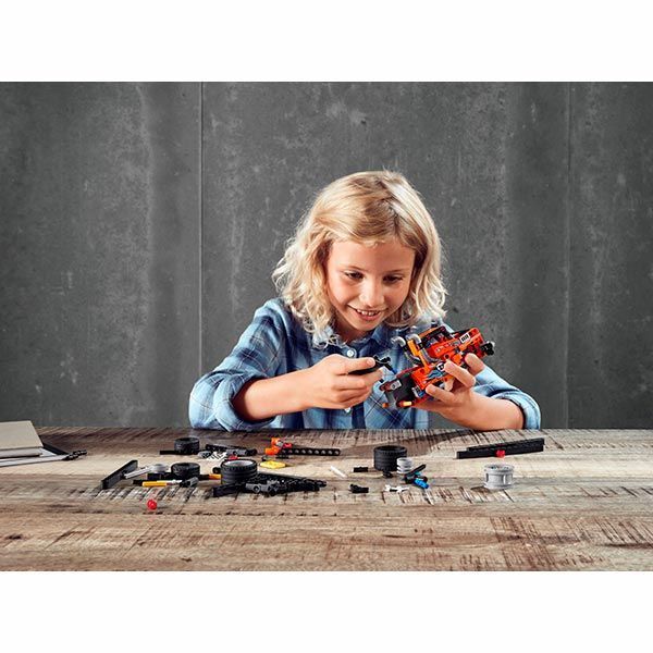 Конструктор Lego Technic Гоночный грузовик 42104