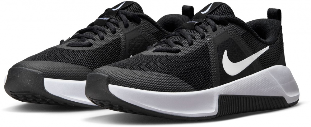 Кросівки жіночі демісезонні Nike MC TRAINER 3 FQ1830-001 р.37,5 чорні